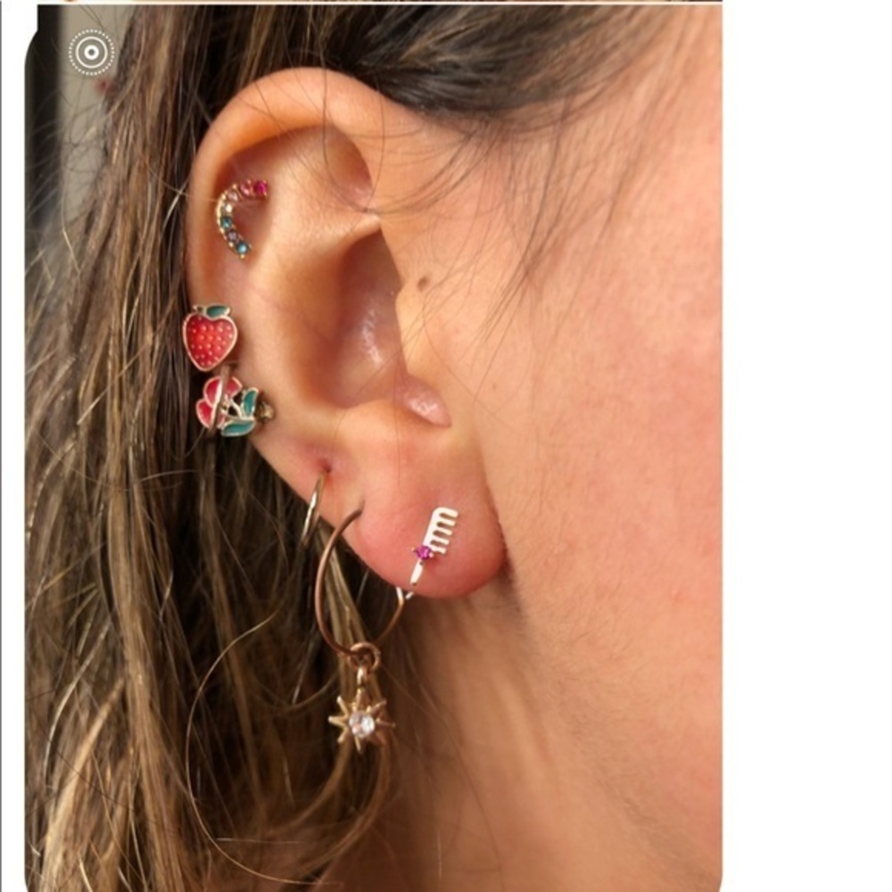14k Yellow Gold Scissors Hair Brush Stud Earrings